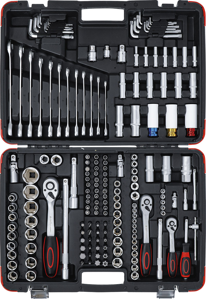 UTENSILVENETA. CASSETTA 176 PEZZI, CON BUSSOLE SURFACE DRIVE E CHIAVI  COMBINATE A CRICCHETTO